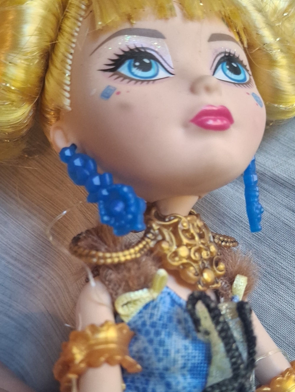 Ever After High Thronecoming Blondie Lockes Doll Mattel - Picture 5 of 6